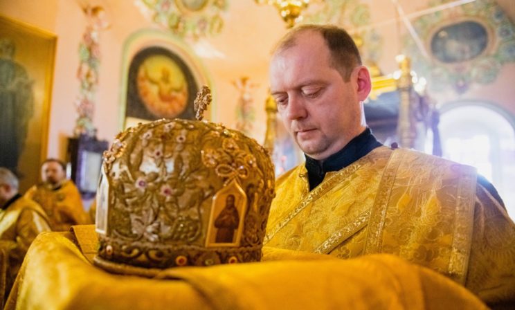 Князь Церкви, Ваше Преосвященство и владыка. Но как вернуть епископу отцовство