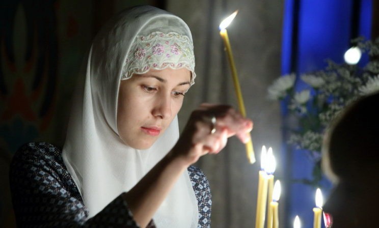 Она не знала косметики, но как сияло ее лицо! Ведь людей преображает добро и молитва