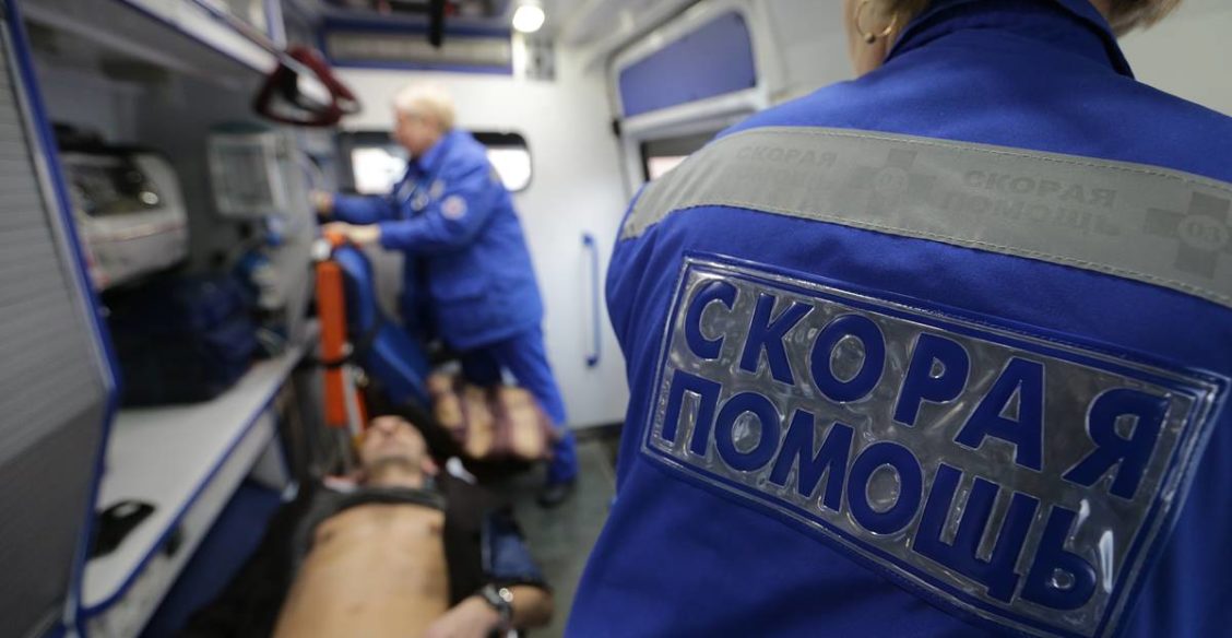 «Я еду, а в салоне кому-то качают сердце». Водитель скорой — о спасении жизней и забастовке на станции