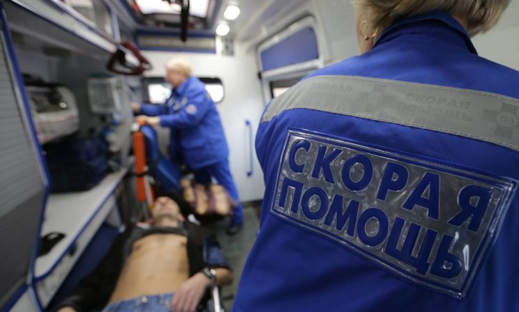 «Я еду, а в салоне кому-то качают сердце». Водитель скорой — о спасении жизней и забастовке на станции