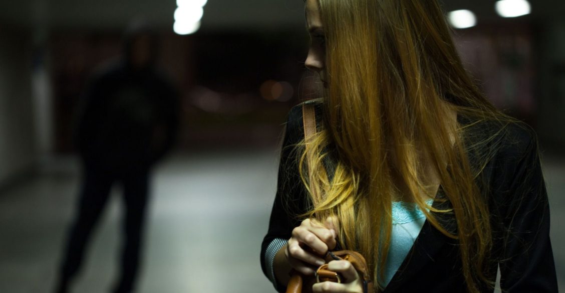 Тень зажала мне рот и потащила куда-то. От чего еще спасал меня Ангел Хранитель