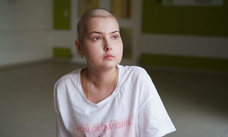 Если Любу перевезти во взрослую клинику, она не выдержит. Как долечивать рак тем, кому исполнилось 18