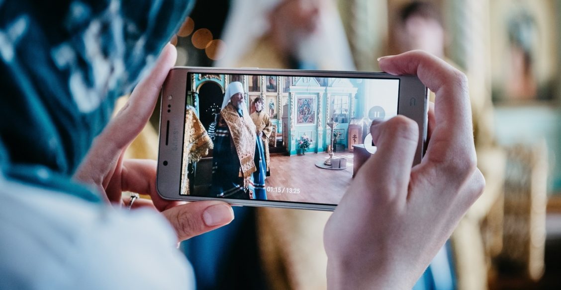 Удаленная исповедь невозможна. Что делать с духовной жизнью, если нельзя в храм?