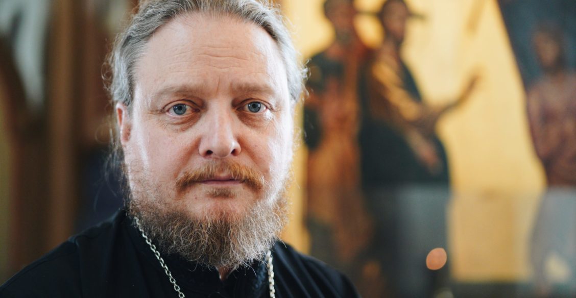 Евангелие, засохший кусочек просфоры и радость