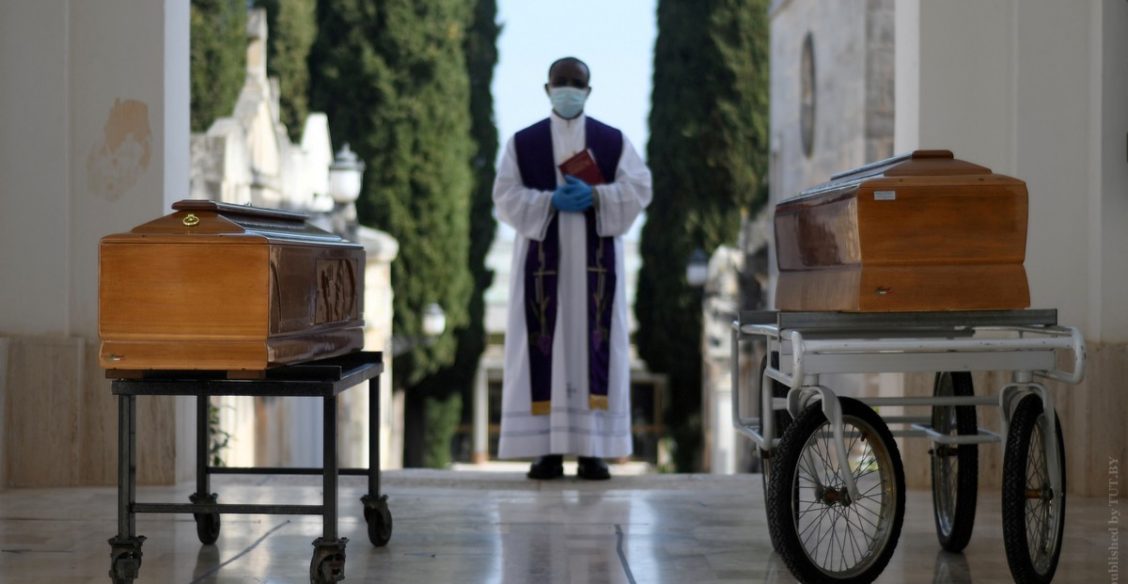 В Италии от вируса умерли 30 священников. Разве они были неверующими?