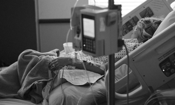 «До десятого дня помучаетесь, потом станет легче». Как россиянка болела коронавирусом во Франции