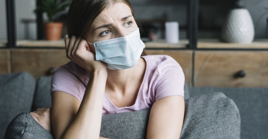 Людям страшно, а их «мотивируют». Что не так с призывами развиваться на самоизоляции