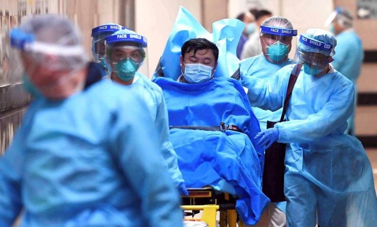 «Для защиты мы используем мешки для мусора». Один день врача из США во время пандемии