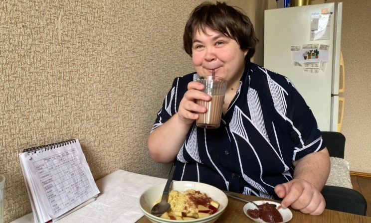 «Света каждый день говорит, что не хочет в ПНИ». Как подопечные интернатов оказались в семьях в связи с карантином