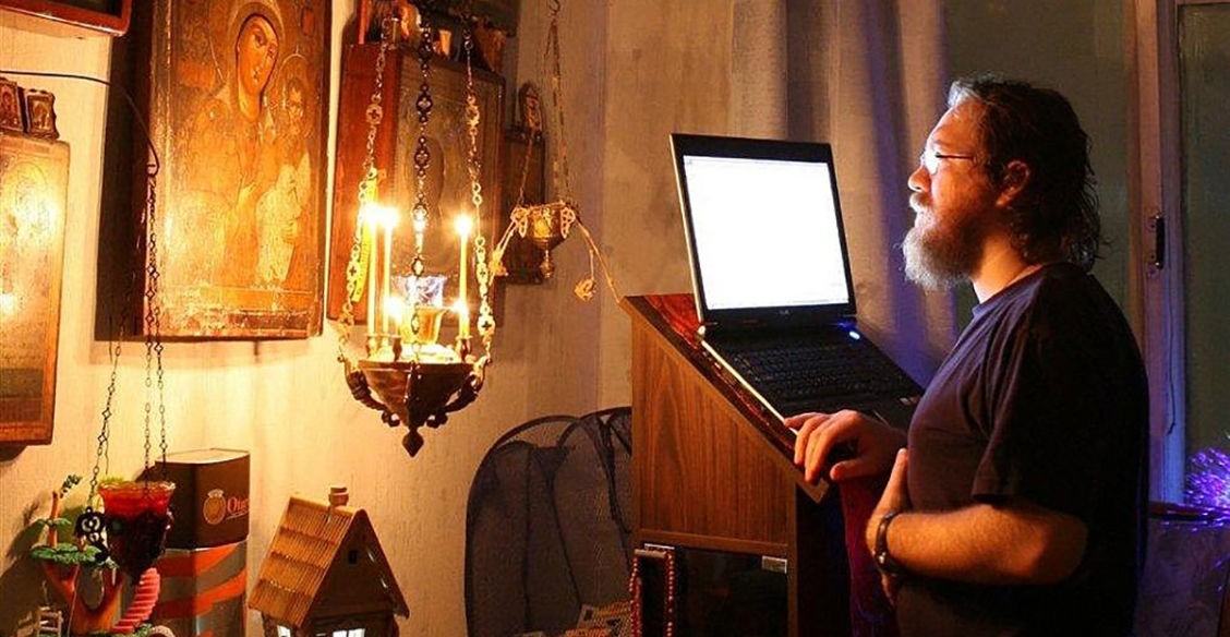 «Пасхи у нас никто не отнимет». Как прожить Страстную седмицу вдали от храма