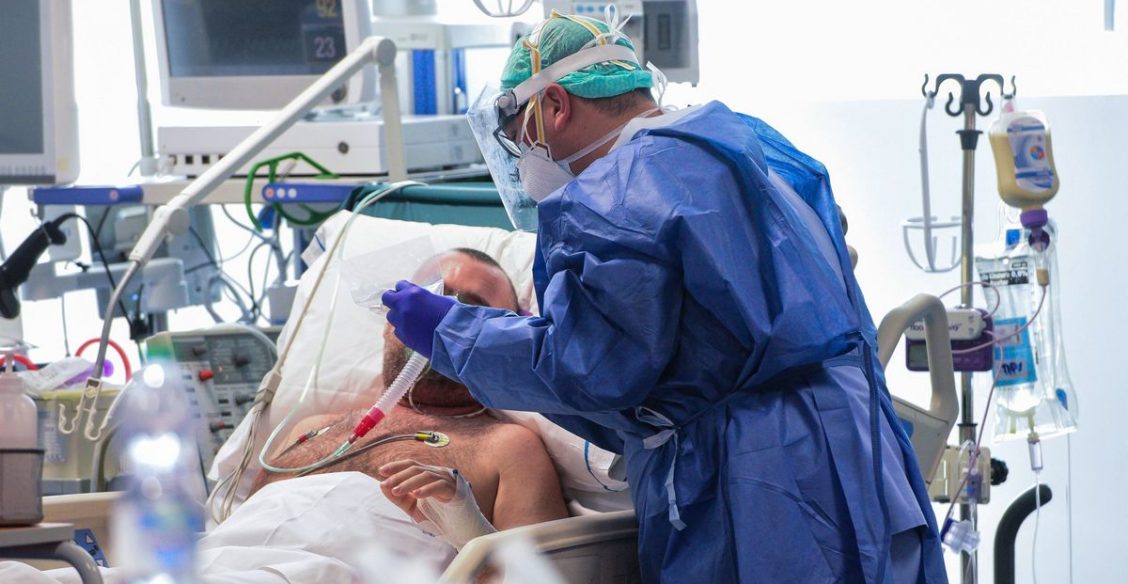 «Теперь мы ищем виноватых». В Италии возросло число исков против врачей