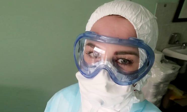 «У вас Covid-19, к вам никто не придет». Почему медсестру с температурой не осмотрел врач