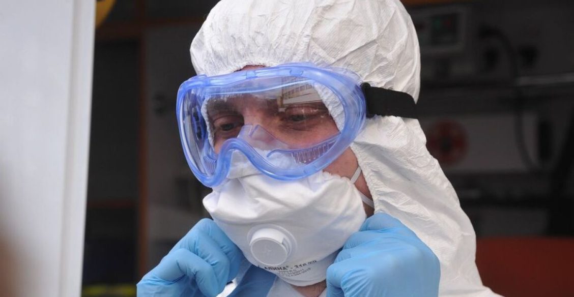 «Сначала наденьте маску на врача»