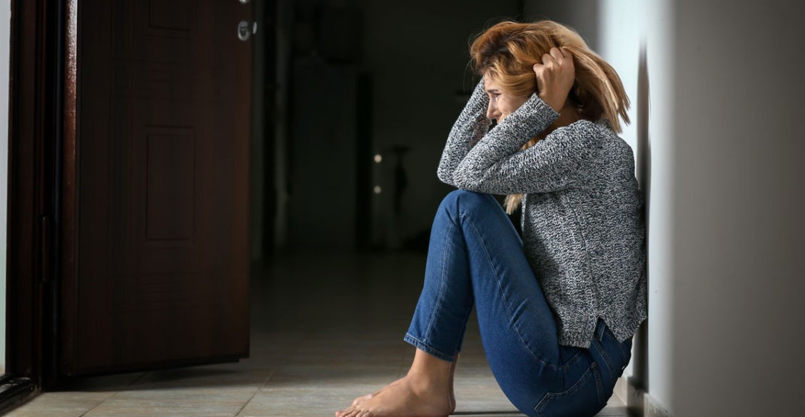 «Нашу семью призывали сжечь». Как за коронавирус травят даже тех, кто не болел