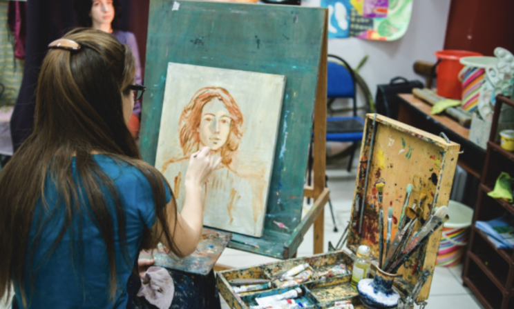 «Как можно дистанционно учить художников?» Искусствовед Анна Флорковская — о будущем онлайн-образования