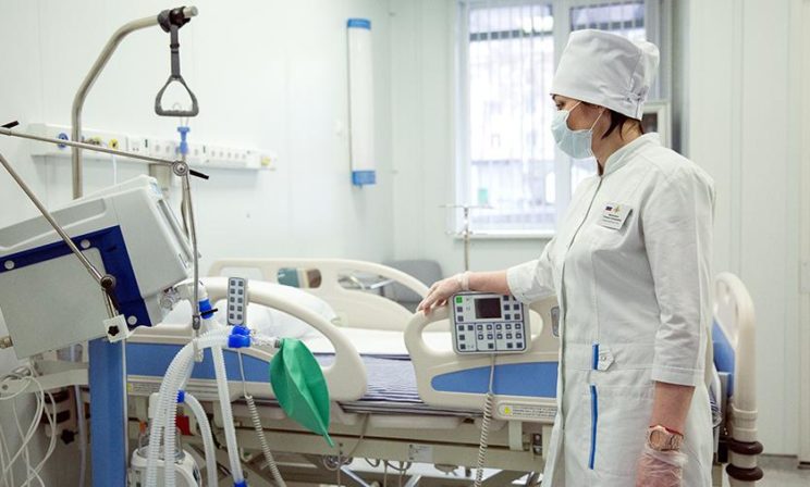 «Чем больше коек — тем лучше». Врач Павел Бранд — о том, как коронавирус изменил российское здравоохранение