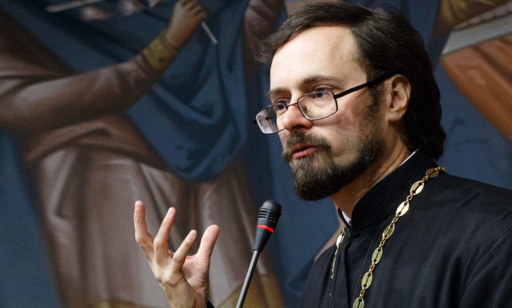 «Идеальных священников не бывает». Протоиерей Владимир Хулап — о том, как учат семинаристов во время эпидемии