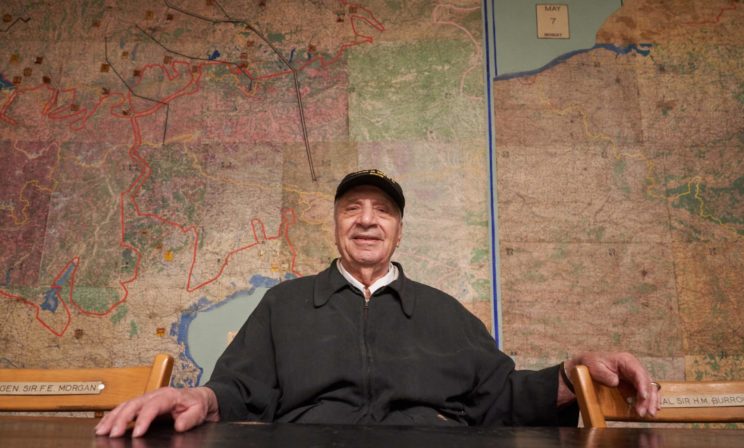 Человек, остановивший войну. 97-летний радист вспоминает закодированное сообщение