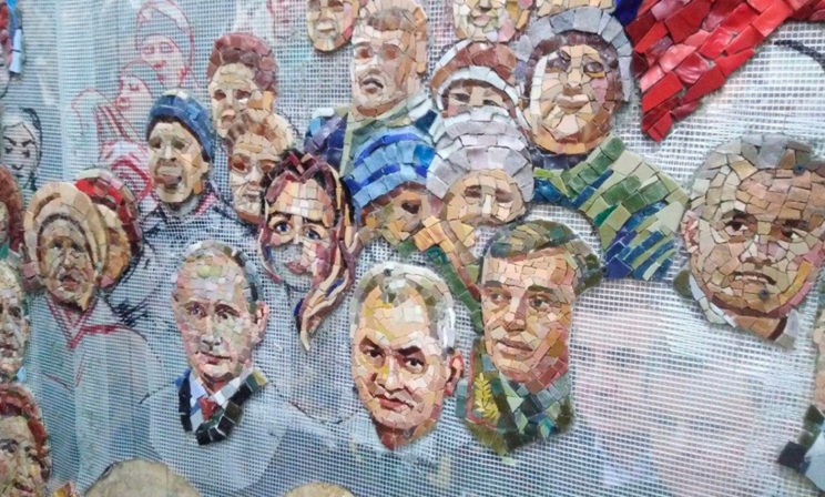 В стиле советского плаката. Искусствоведы, священник и иконописец — о храме Вооруженных сил России