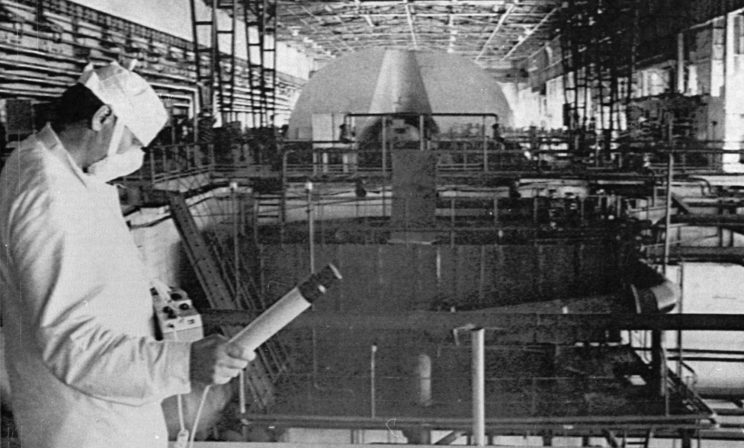 «Ваш дозиметр не рассчитан на такое излучение». Как избежали второго взрыва под реактором в Чернобыле