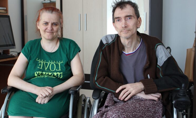«Каждый день я ищу причины для радости». Супруги из Новосибирска познакомились в больнице