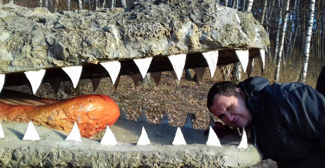 Еще один день дома. Незрячий юрист мечтает о дайвинге, скучает по друзьям и не носит перчаток в магазинах