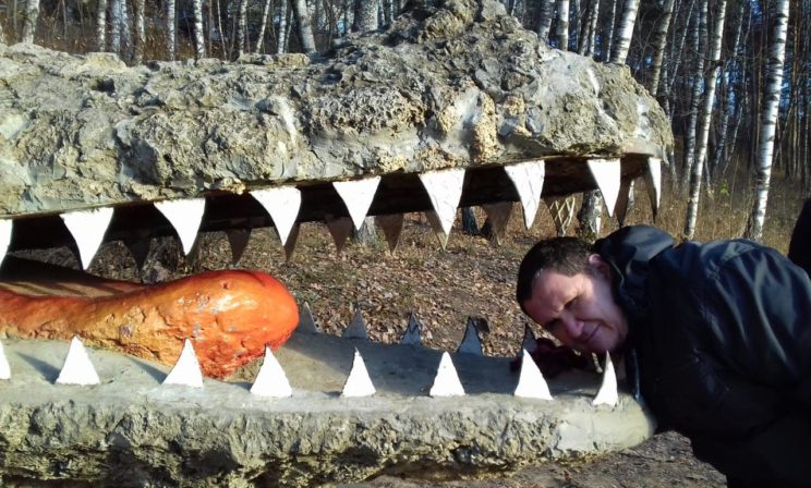 Еще один день дома. Незрячий юрист мечтает о дайвинге, скучает по друзьям и не носит перчаток в магазинах