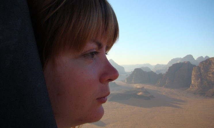 «Я знаю, как вязнет коляска в Аравийской пустыне». Можно ли сделать путешествия доступными людям с инвалидностью