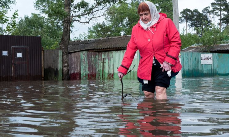 «Еще один метр — и нас зальет». Подмосковье подтопило после ливня — что происходит?