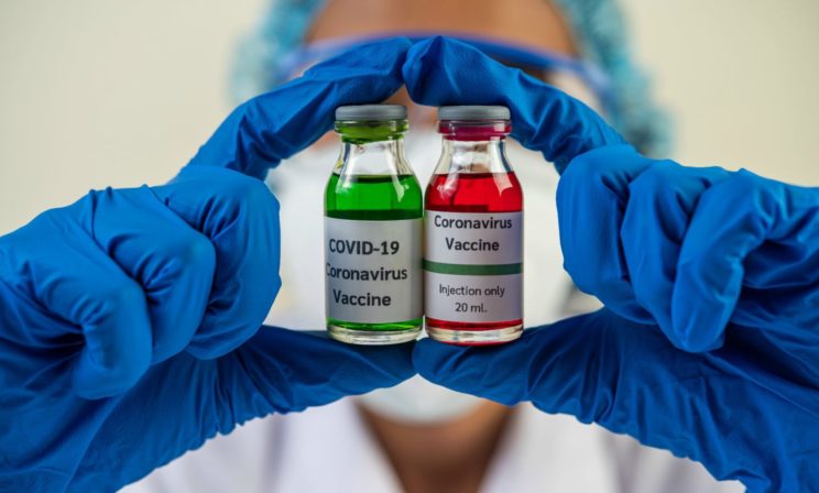 «Безопасность вакцины не отследить за несколько месяцев». Венчурный инвестор Антон Гопка — о гонке и рисках