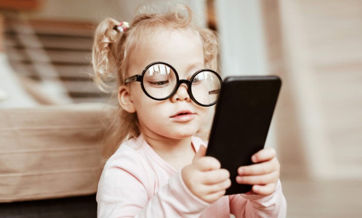 Смартфоны и планшеты не вредят зрению. Что же будет, если долго смотреть в экран