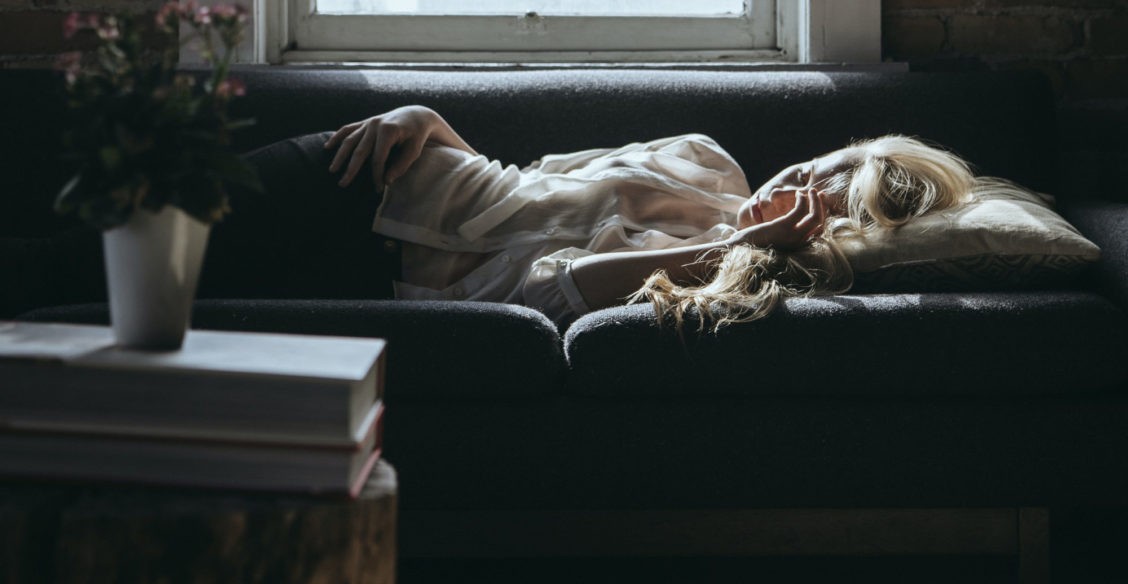 «Можно пойти гулять, а ты лежишь на диване». Почему после карантина ничего не хочется