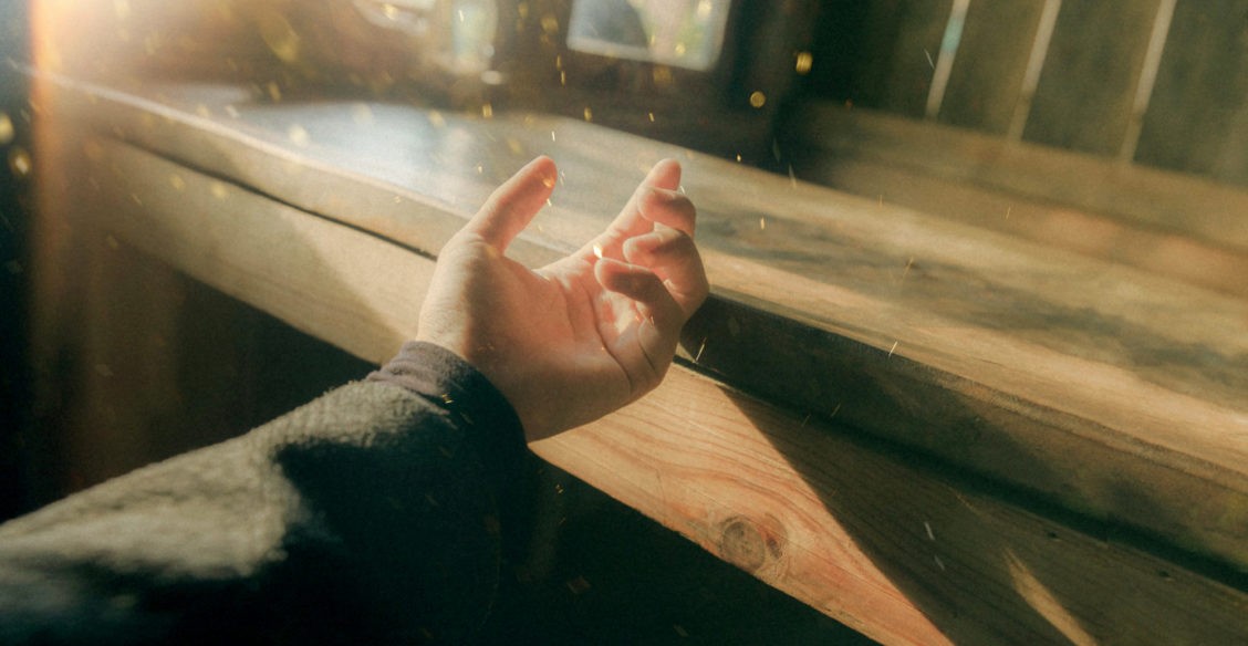 «Зачем Ты забираешь у нас детей?» В ответ на ладонь матери упал лучик