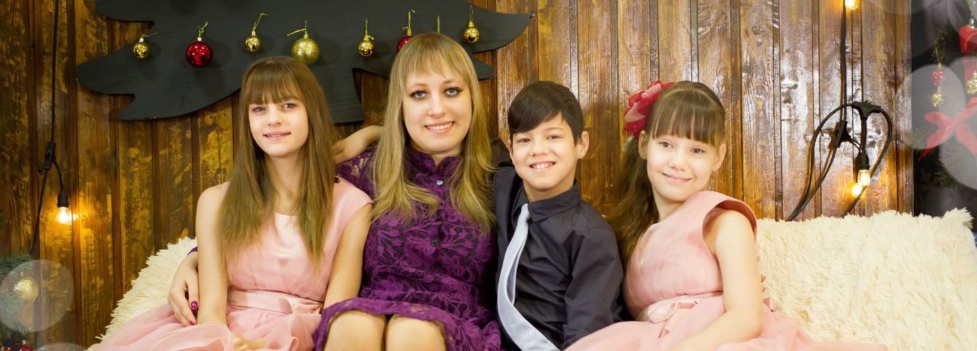 «С приемными детьми замуж не выйдешь». Но Татьяна забрала первого ребенка уже в 20, а затем еще двоих