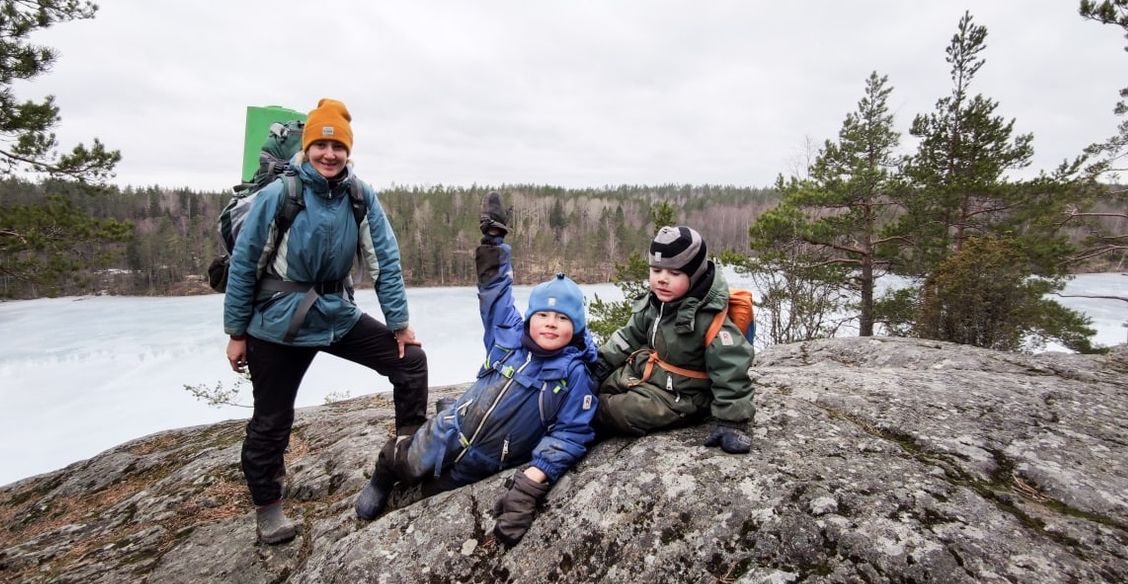 «Сын в четыре года проходит по 10 километров». Как отправиться в поход с маленькими детьми