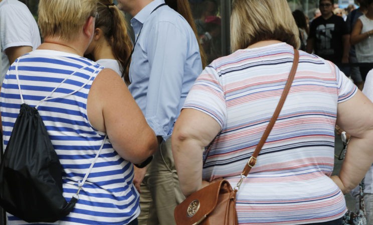 «Бегать нельзя, а кровать под вами сломается». Человек с весом 148 кг — о том, чем может навредить бодипозитив