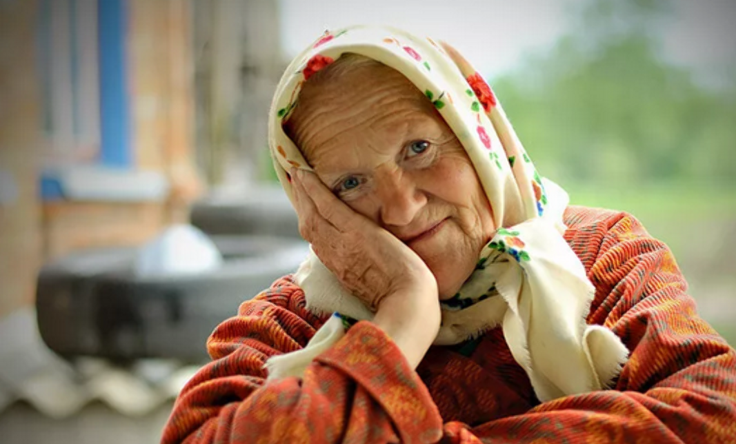 Старуха сосет в машине