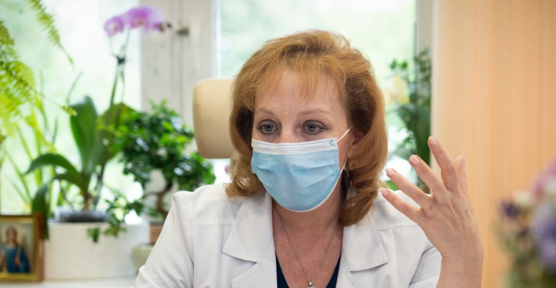 «В аэропорту я поняла: “оно” прет на нас и никуда не деться». Главврач Марьяна Лысенко — о жизни в масках и потерях