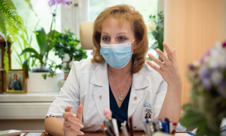 «В аэропорту я поняла: “оно” прет на нас и никуда не деться». Главврач Марьяна Лысенко — о жизни в масках и потерях