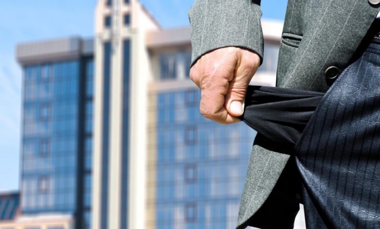 В России стало больше личных банкротств. Юрист Антон Басецкий — о том, как избавиться от долгов