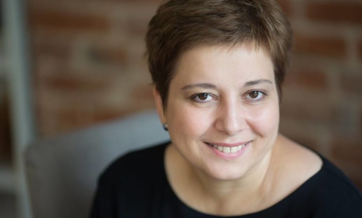 «Не хочу эту презервативную жизнь». Нюта Федермессер — о своем ковиде, Дагестане и хосписах на карантине