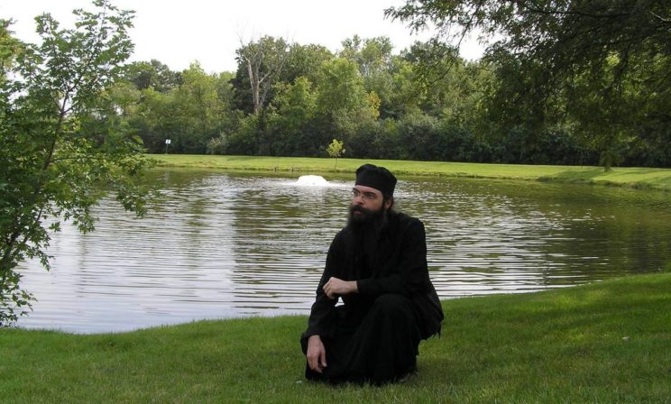 Андрей Конанос не отрекался от монашеских обетов. Объясняем, почему