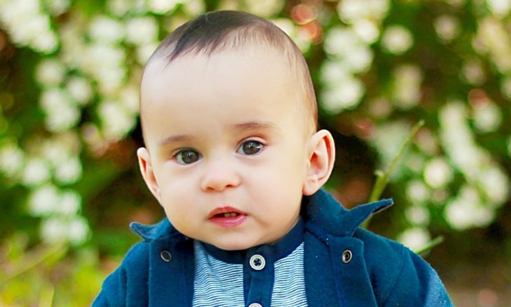 У Артема одна почка, и ее надо оперировать. Российские врачи помогут, но платно