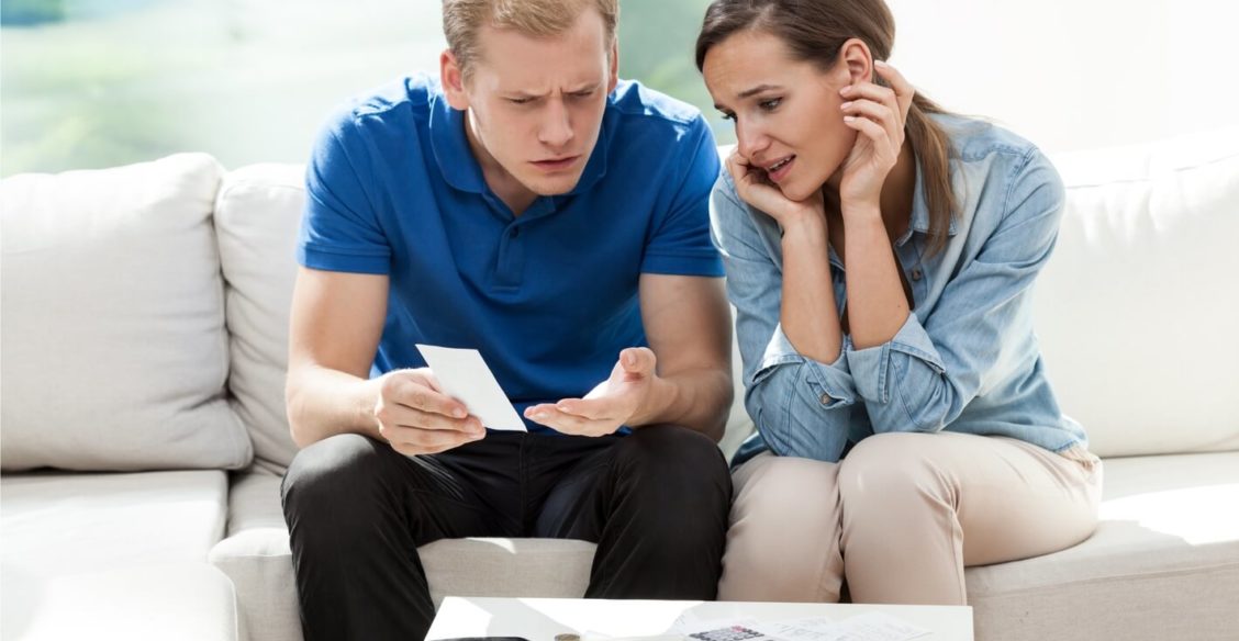 «Все, что заработаю — мое, а муж счета оплатит». Как устроить семейный бюджет