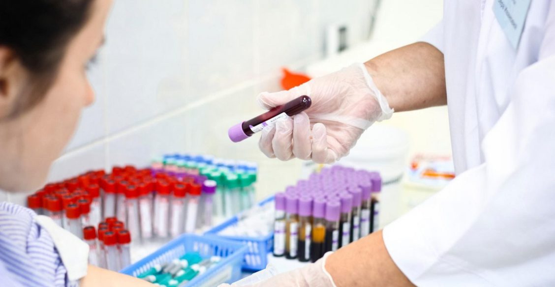 Поход к врачу — это риск приключений. Кардиолог Артемий Охотин — об анализах, от которых больше вреда, чем пользы