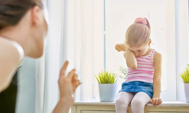 «Просто сразу становится очень холодно». Что чувствуют дети, когда на них кричат родители