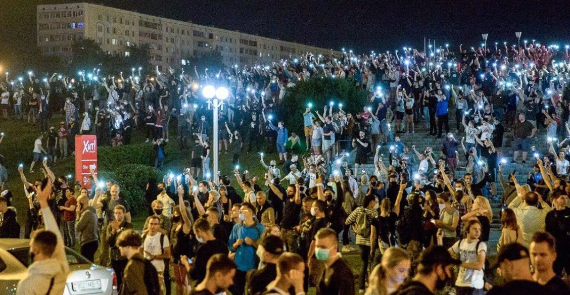 «Это закончится, а людям потом рядом жить». Протоиерей Евгений Грамыко — о протестах и христианской позиции