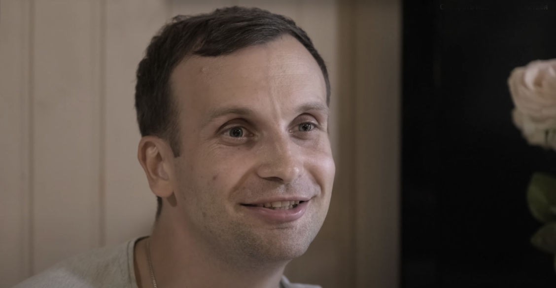 Врачи каждый раз говорили мне: «Без шансов». Фильм об Александре Бочарове, который 15 лет живет с саркомой