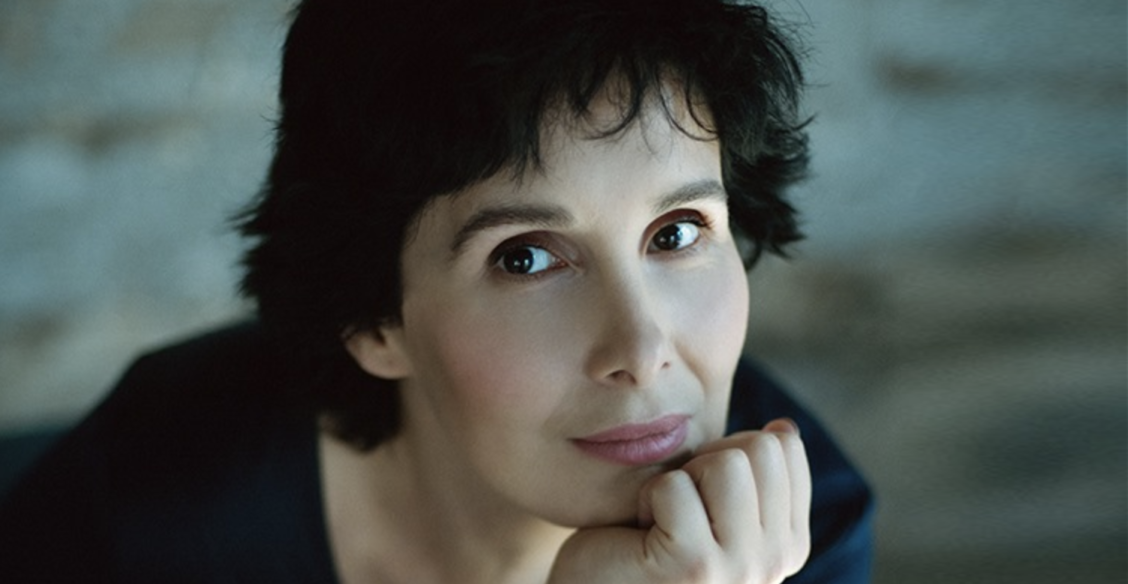 «Не заставляйте детей читать, если не любите этого сами». Галина Юзефович — о том, как увлечь книгами подростков