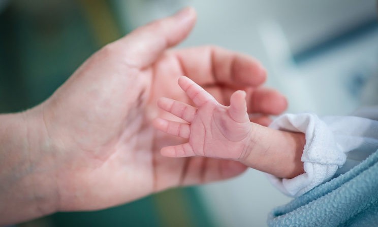 «Сперва я забочусь о нерожденных детях». Кто придумал анестезию для младенцев и разделил сиамских близнецов